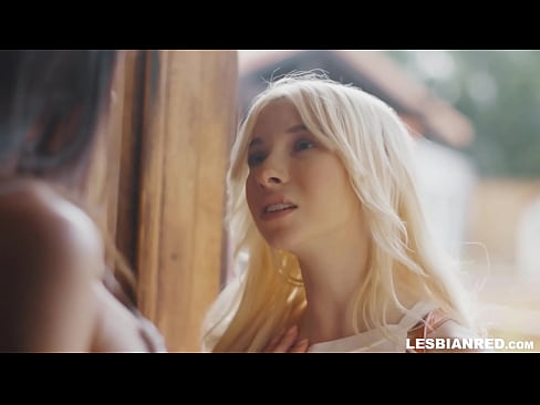 ❤️ A nena chega a casa uns meses despois e acaba comendo o coño da súa madrastra ❤ Sexo de calidade en % gl.teatroporno.ru % ☑